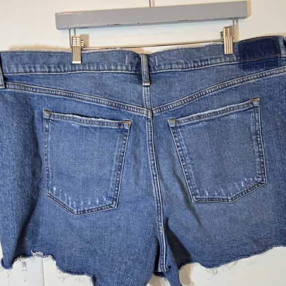 Abercrombie & Fitch The 4" Mom High Rise Denim Shorts 35/20 Blue Cutoff Raw Hem - Picture 5 of 7